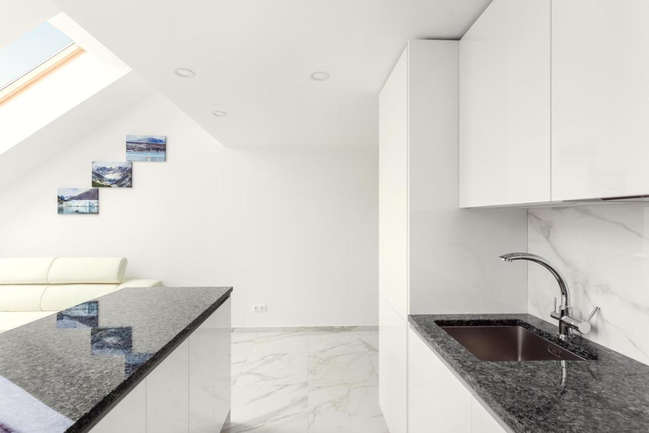 Luxurious Kaunas Basilica Apartment In Old Town By Urban Rent Dış mekan fotoğraf