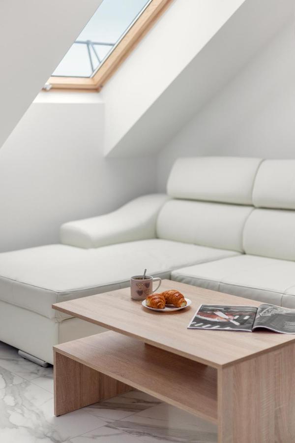 Luxurious Kaunas Basilica Apartment In Old Town By Urban Rent Dış mekan fotoğraf