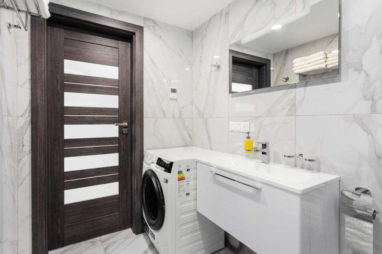 Luxurious Kaunas Basilica Apartment In Old Town By Urban Rent Dış mekan fotoğraf