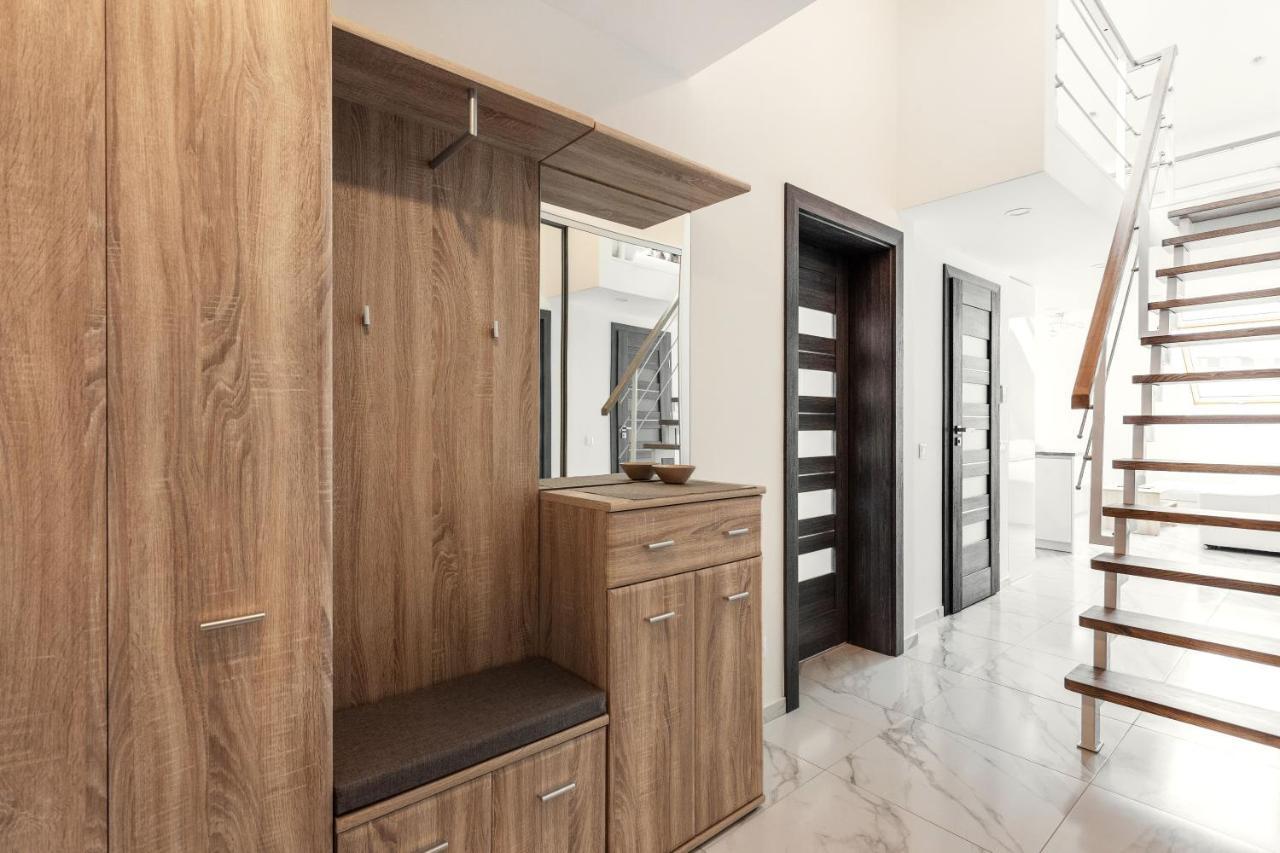 Luxurious Kaunas Basilica Apartment In Old Town By Urban Rent Dış mekan fotoğraf