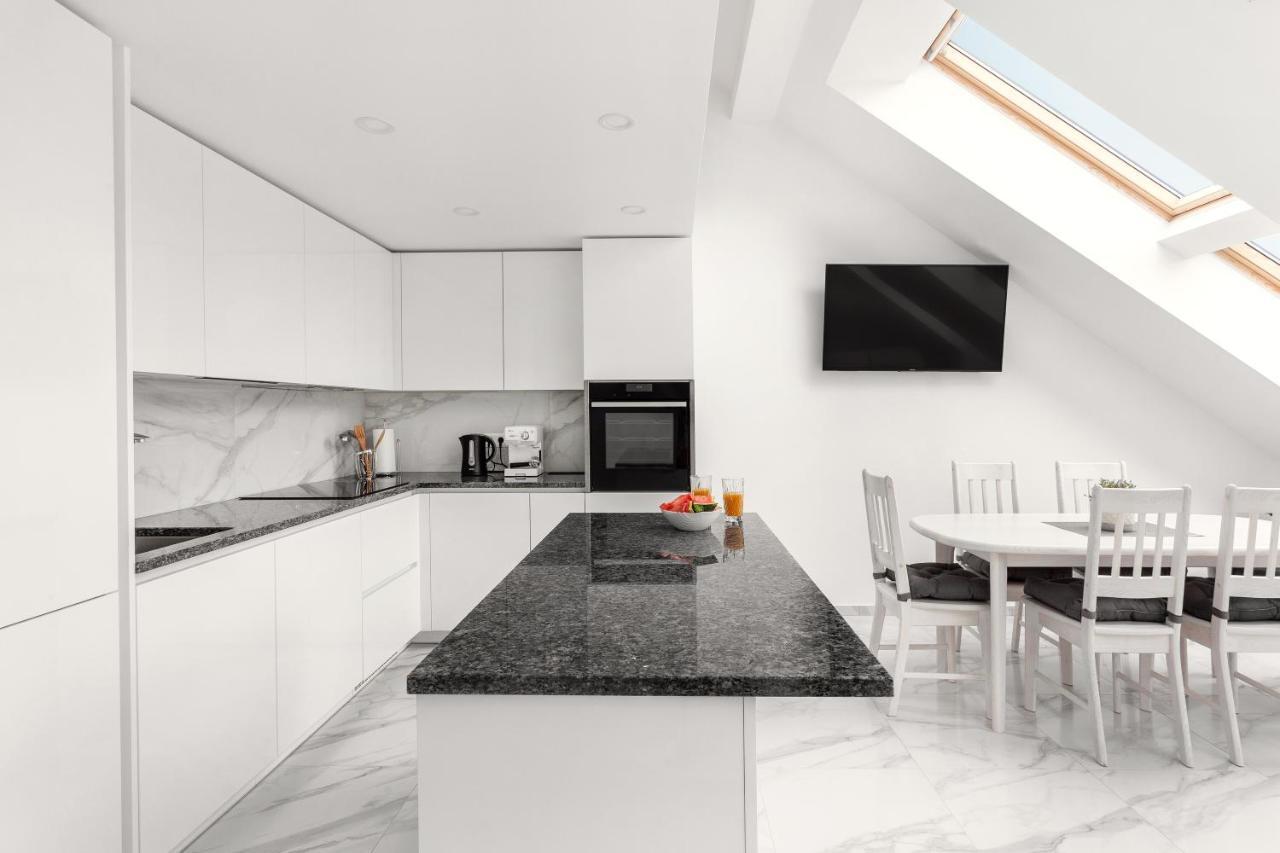 Luxurious Kaunas Basilica Apartment In Old Town By Urban Rent Dış mekan fotoğraf