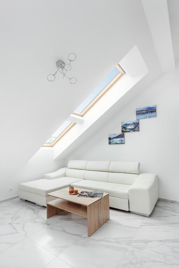 Luxurious Kaunas Basilica Apartment In Old Town By Urban Rent Dış mekan fotoğraf
