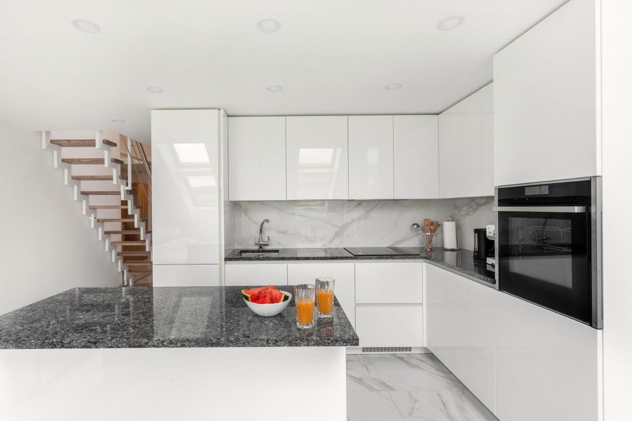Luxurious Kaunas Basilica Apartment In Old Town By Urban Rent Dış mekan fotoğraf