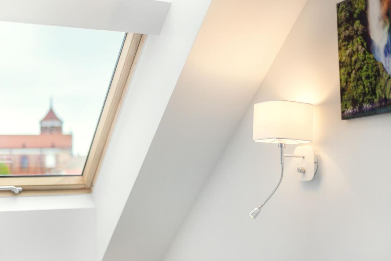 Luxurious Kaunas Basilica Apartment In Old Town By Urban Rent Dış mekan fotoğraf